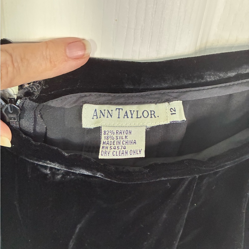 Ann Taylor Women's Wide Leg Pants in Black Velvet
